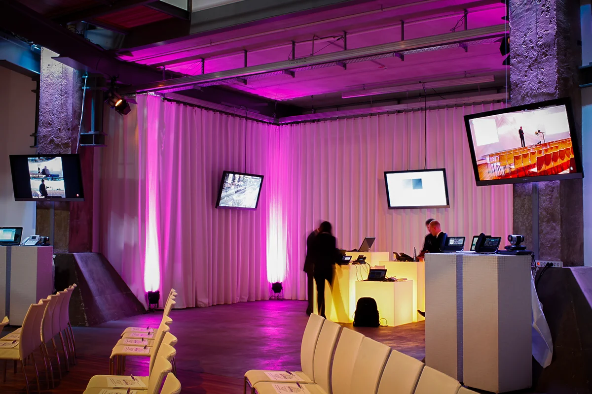 Studio Screens für Präsentationen und Tagungen im OKTOGON auf Zollverein
