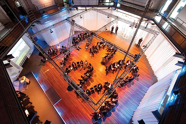 Workshop im Circle-Setup im Plenum des OKTOGON auf Zollverein